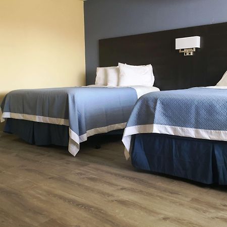 Days Inn By Wyndham Airport - Феникс Экстерьер фото