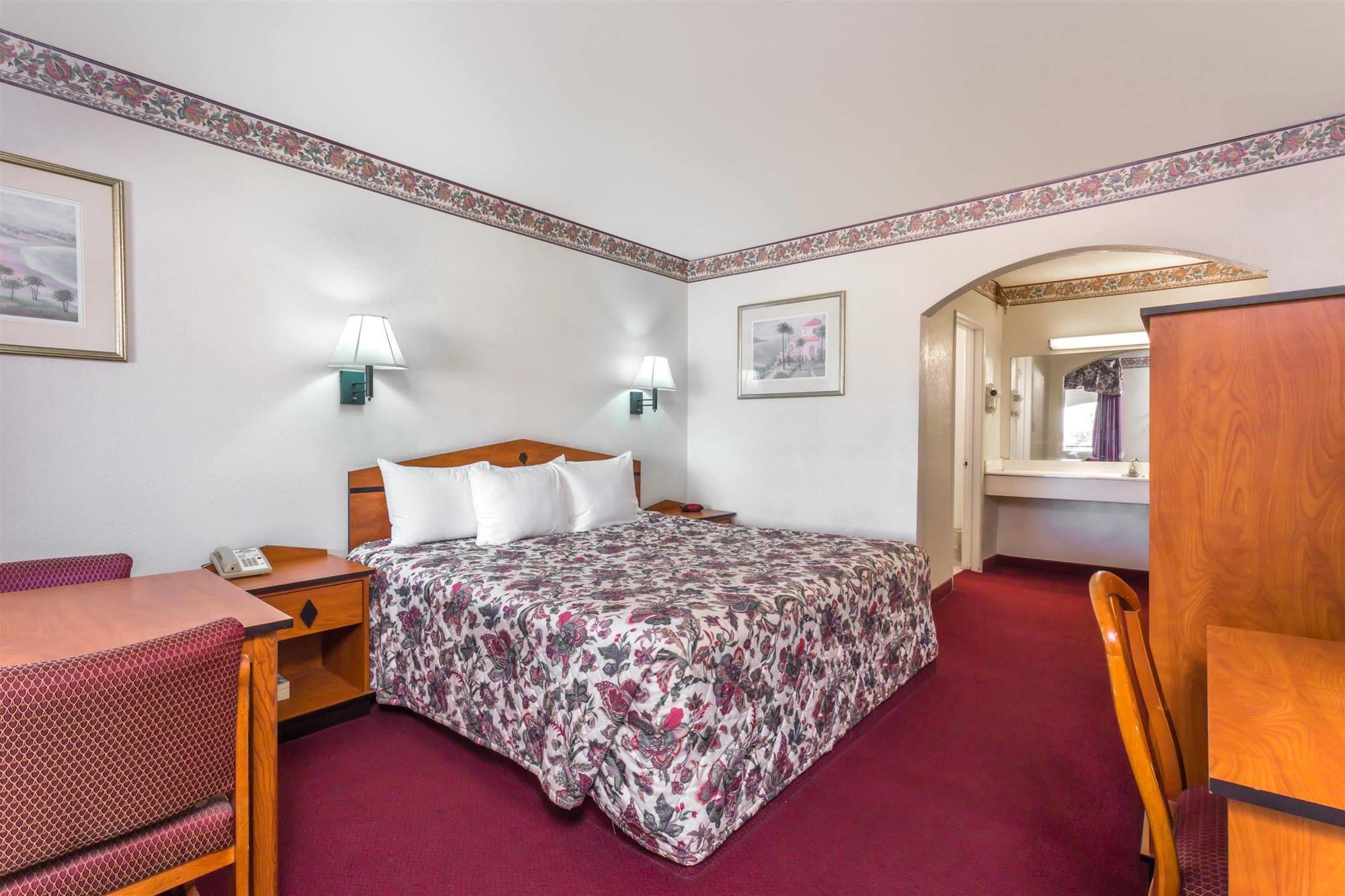 Days Inn By Wyndham Airport - Феникс Экстерьер фото
